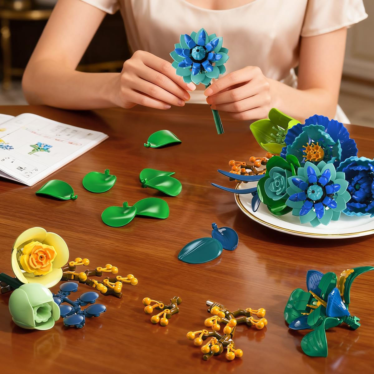 Blue & White Peacock Flower Building Set with Vase – Oriental Botanical Brick Bonsai