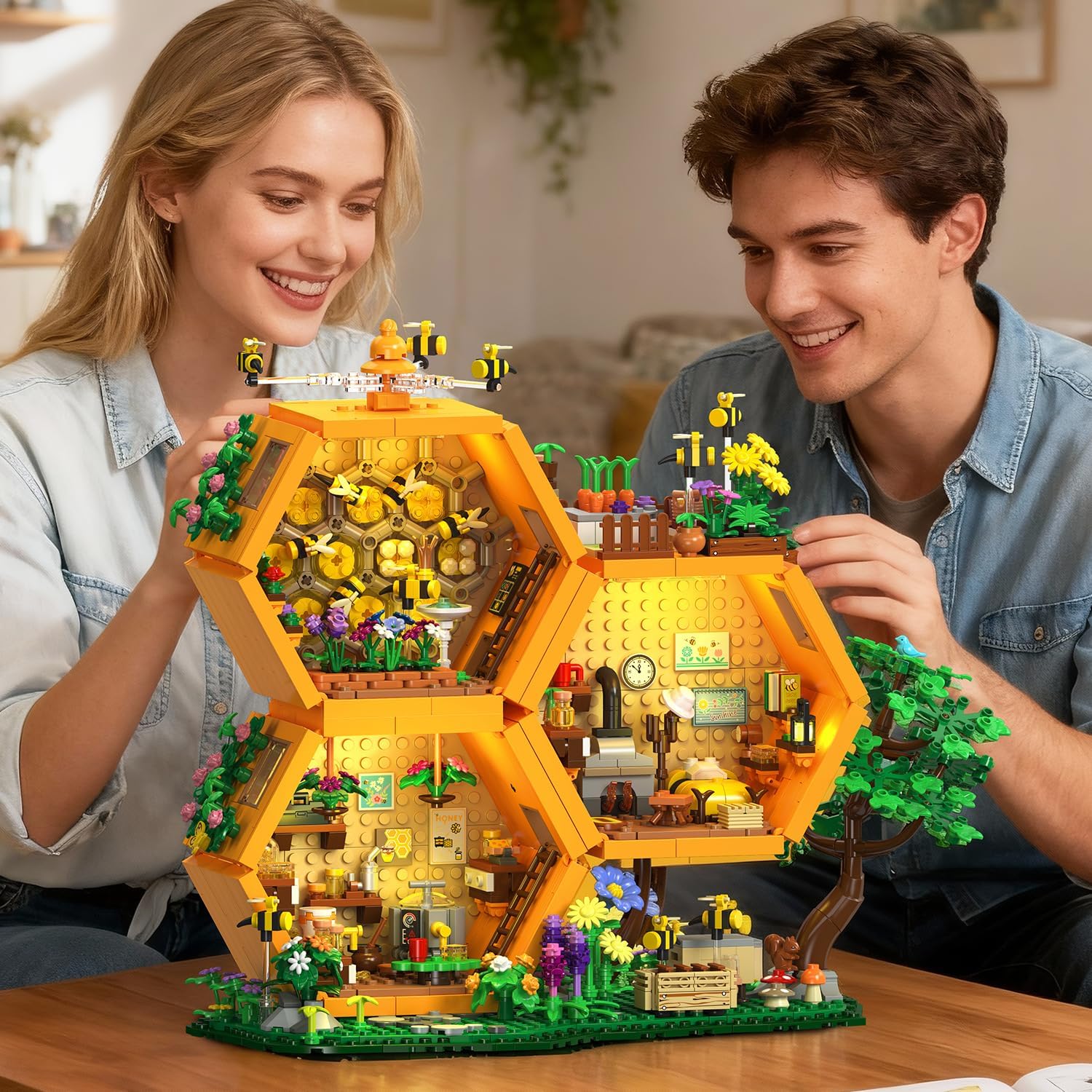 Bee Farm House Building Set with Light